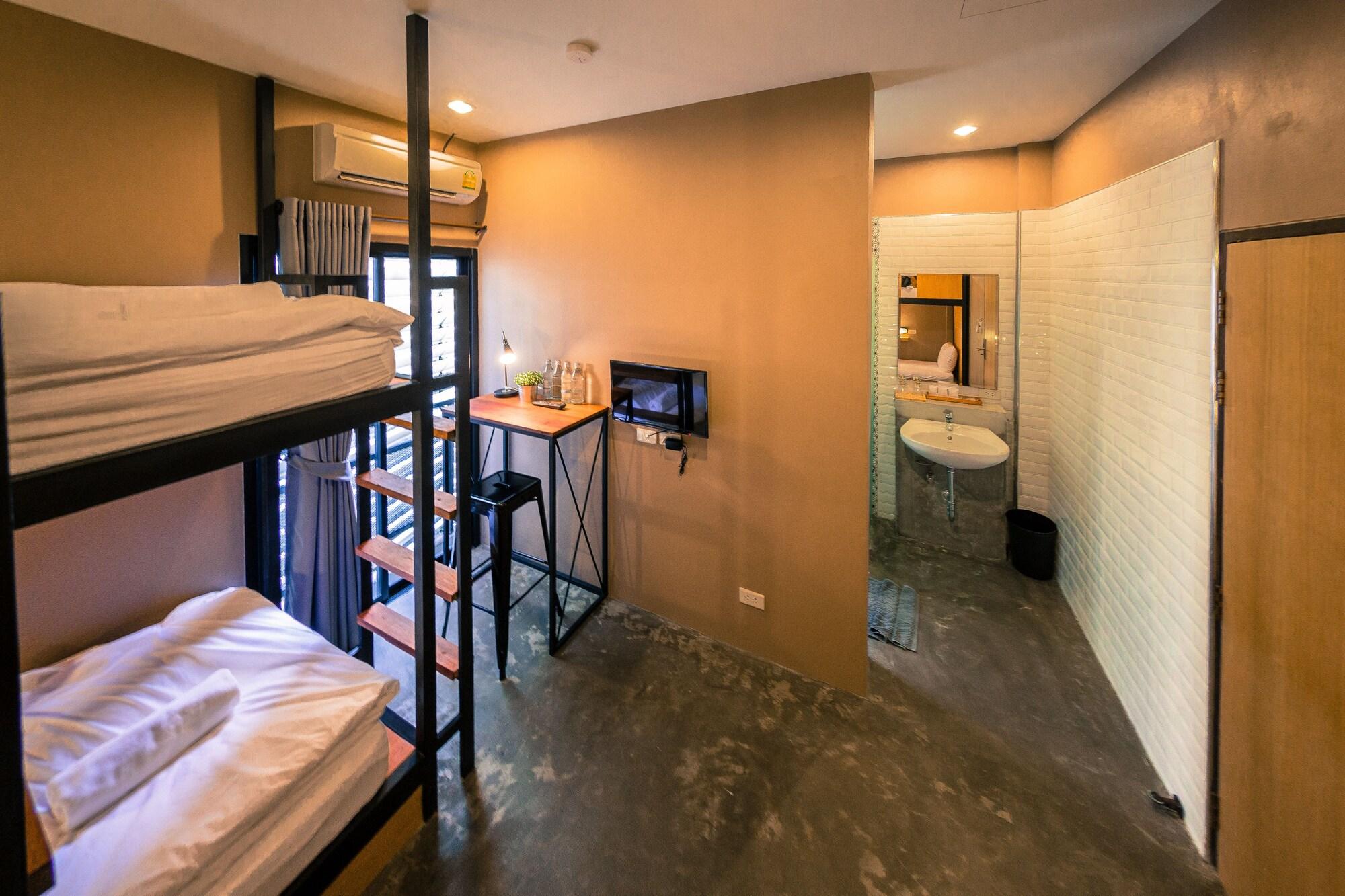 Auberge de jeunesse Srisuksant Square à Krabi town Extérieur photo