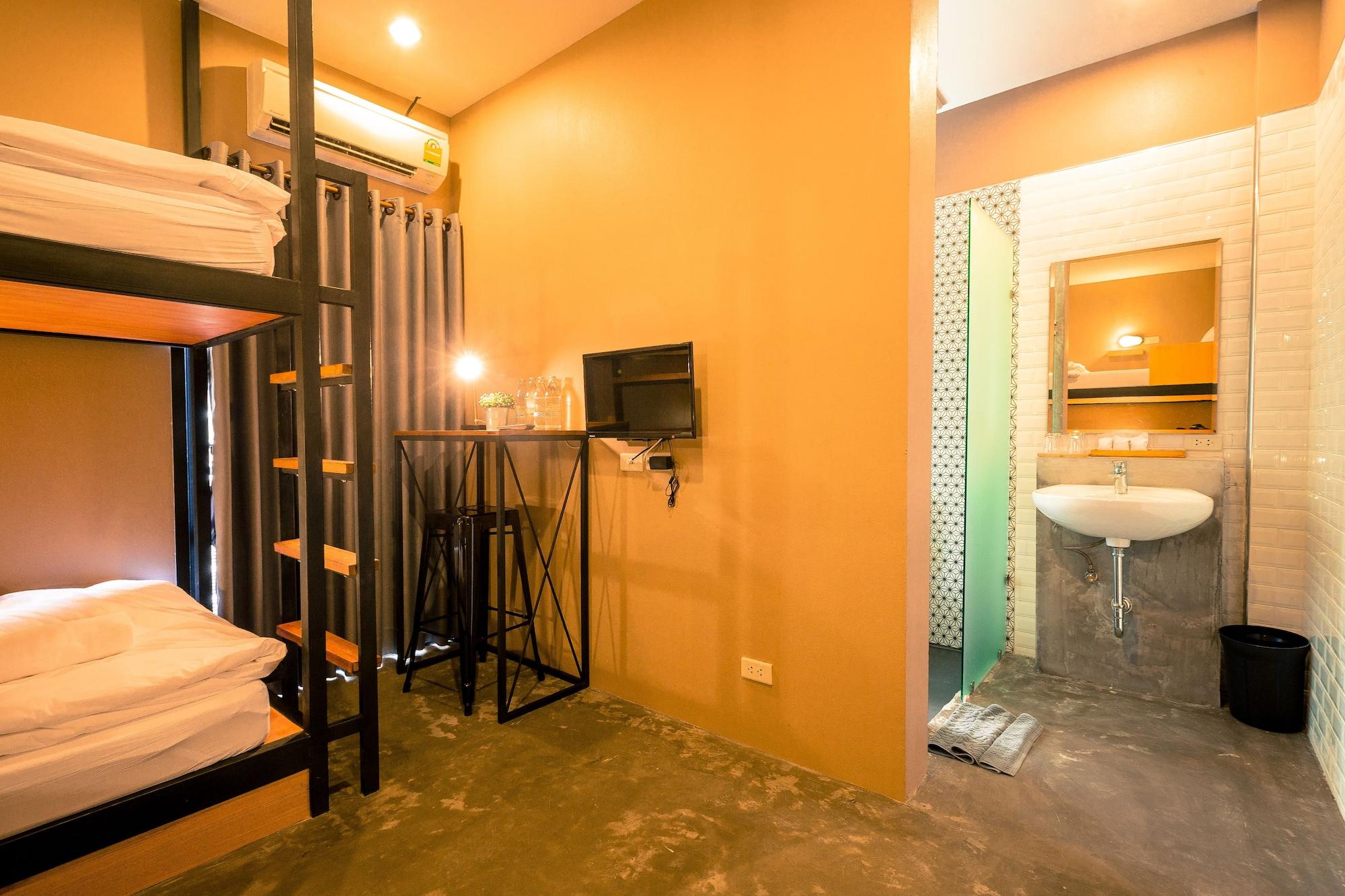 Auberge de jeunesse Srisuksant Square à Krabi town Extérieur photo